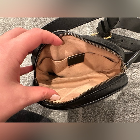 GUCCI MARMONT WOMEN'S BLACK MATELASSE LEATHER BELT BAG - Picture 4 of 4